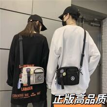 男士单肩包韩版时尚简约单肩斜挎包潮款手机包迷你潮牌ins包包女