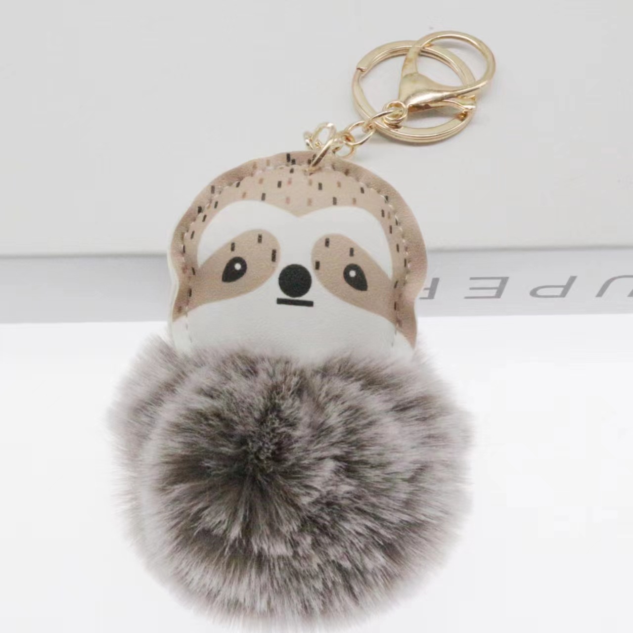 회색 팁 화이트