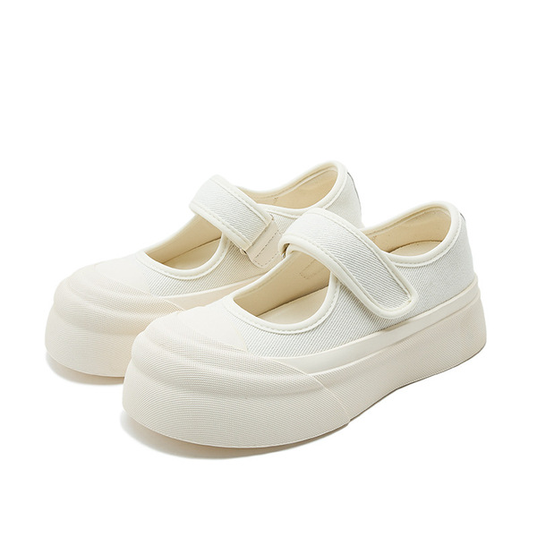 Fashionable Mary Jane shoes platform for leisure