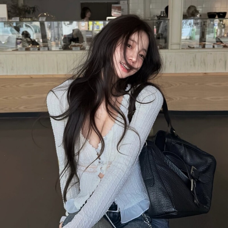 Korean-Style Ruffled Knitted Cardigan, Slim-Fit Waist-Cinching Lace White Top, French-Style Gentle Long-Sleeved Shirt Korean-Style Ruffled Knitted Cardigan, Slim-Fit Waist-Cinching Lace White Top, French-Style Gentle Long-Sleeved Shirt