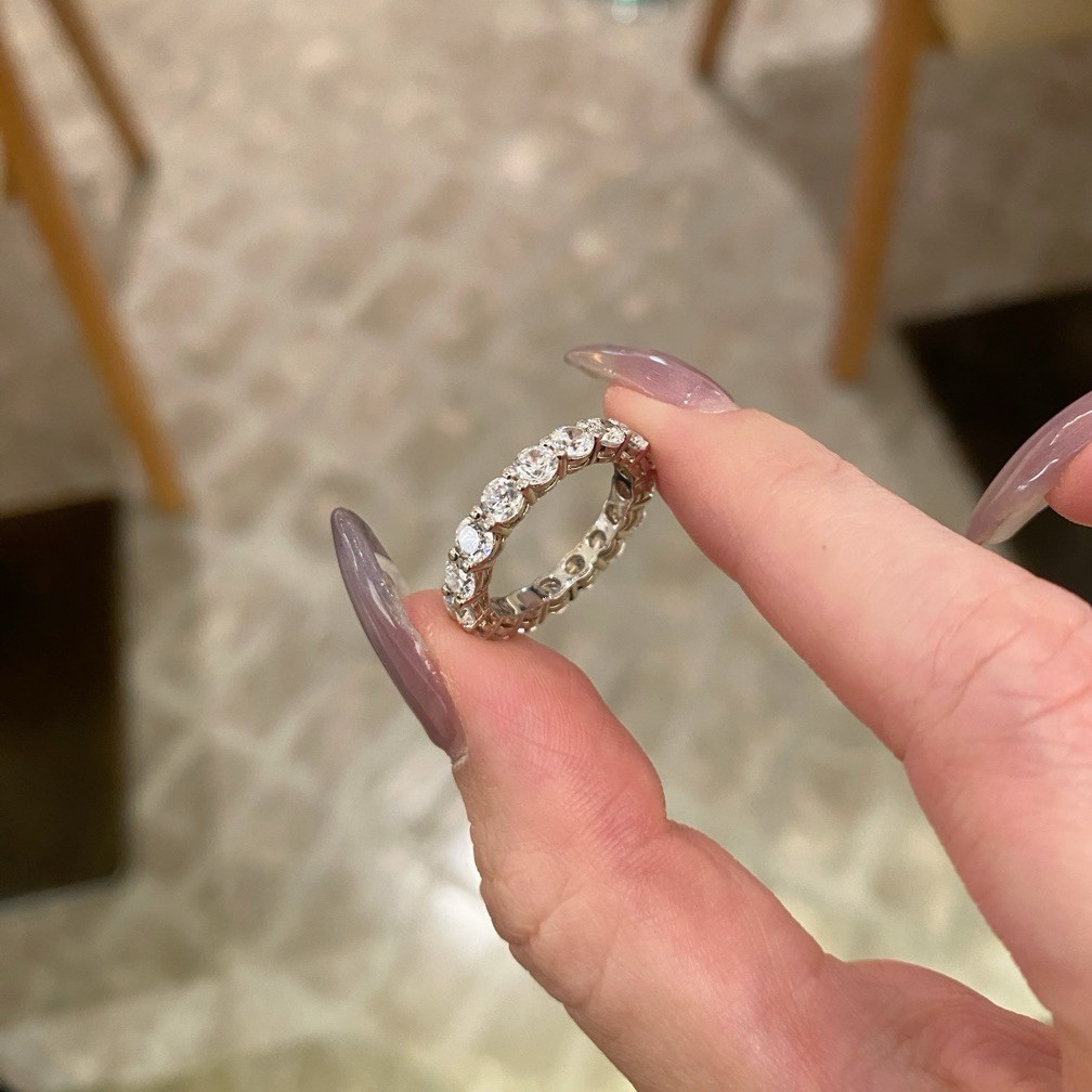 Anello da donna personalizzato classico con quattro griffe in argento puro, semplice e alla moda, con zirconi rotondi e diamanti_voghion.com