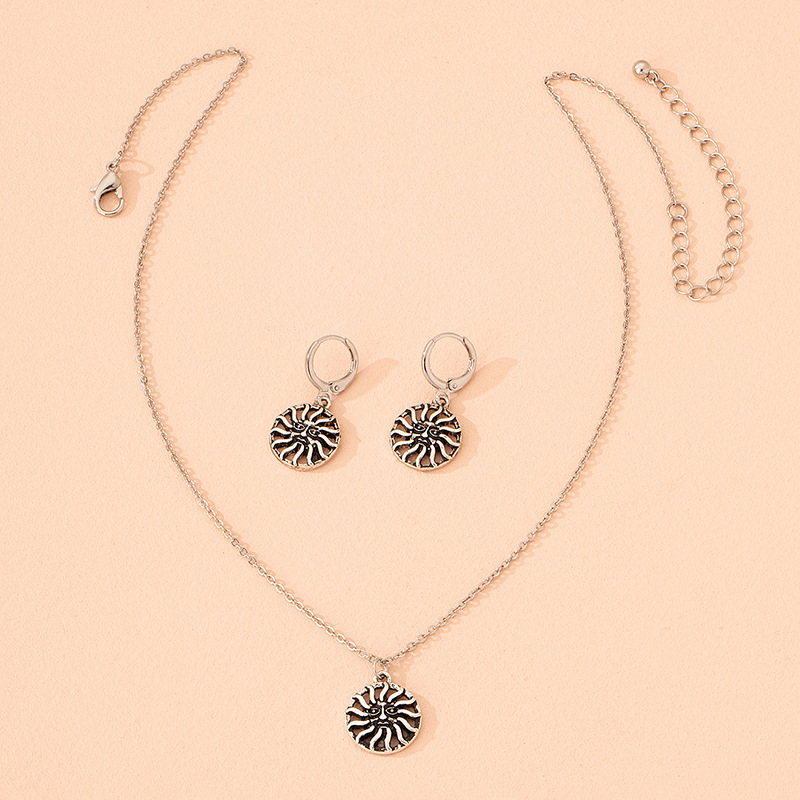 2021 Fashion New Earrings Set Retro Sunflower Punk Trendy Ear Ring Necklace Ins Accessories display picture 1
