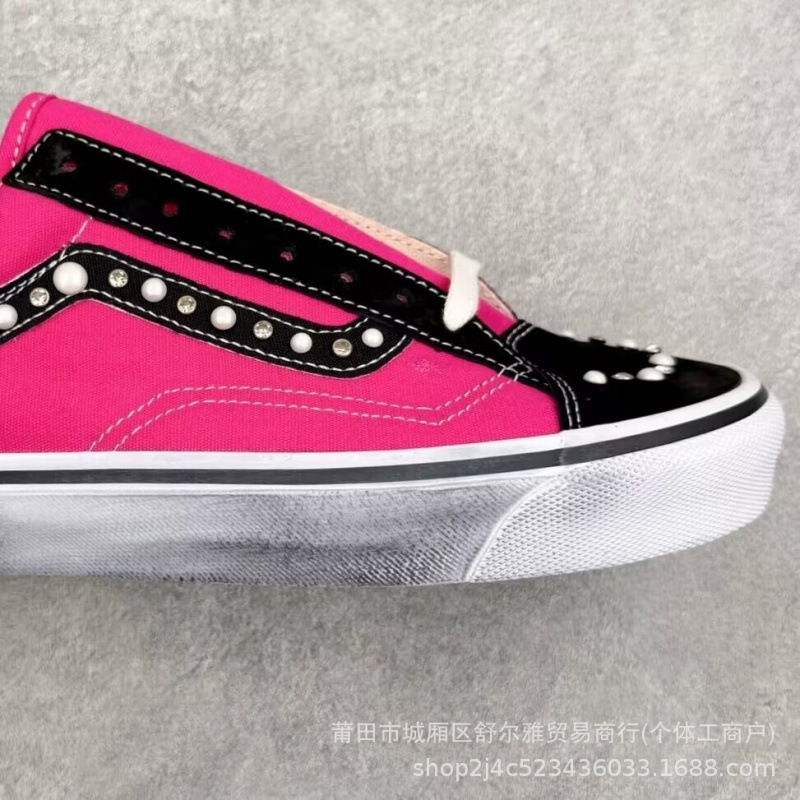 Putian Shoes Ols Skool sneakers are slip-resistant, durable, breathable, casual canvas shoes in the G-brand men's shoe style Putian Shoes Ols Skool sneakers are slip-resistant, durable, breathable, casual canvas shoes in the G-brand men's shoe style