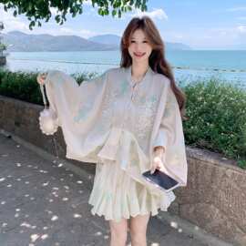 浅粉色新中式印花上衣高腰短裙套装2026夏季新款重工艺刺绣两件套
