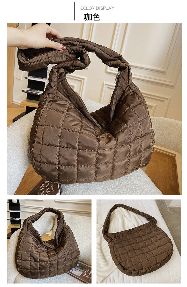 Winter Large-capacity Bag 2021 New Trendy Fashion Simple Lattice Shoulder Tote Bag display picture 4