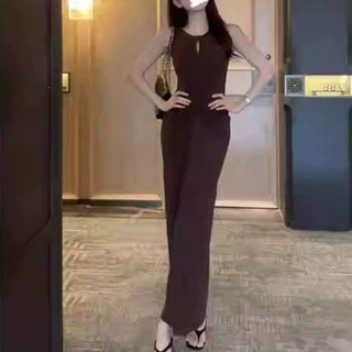 修身名媛风纯色褶皱镂空背心连衣裙女夏季显高收腰显身材包臀长裙