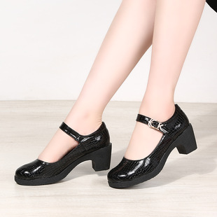 �赸Ьܛ���ļ�����ʿ��Ь�ݳ��V���tɫ�¿�Ь���y�и����x�赸Ь