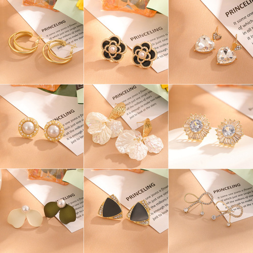 S925 Silver Needle French Style Pearl Earrings for Women - High-end, Heart-shaped Flower Earrings, Fashionable and Versatile Women's Earrings for Influencers