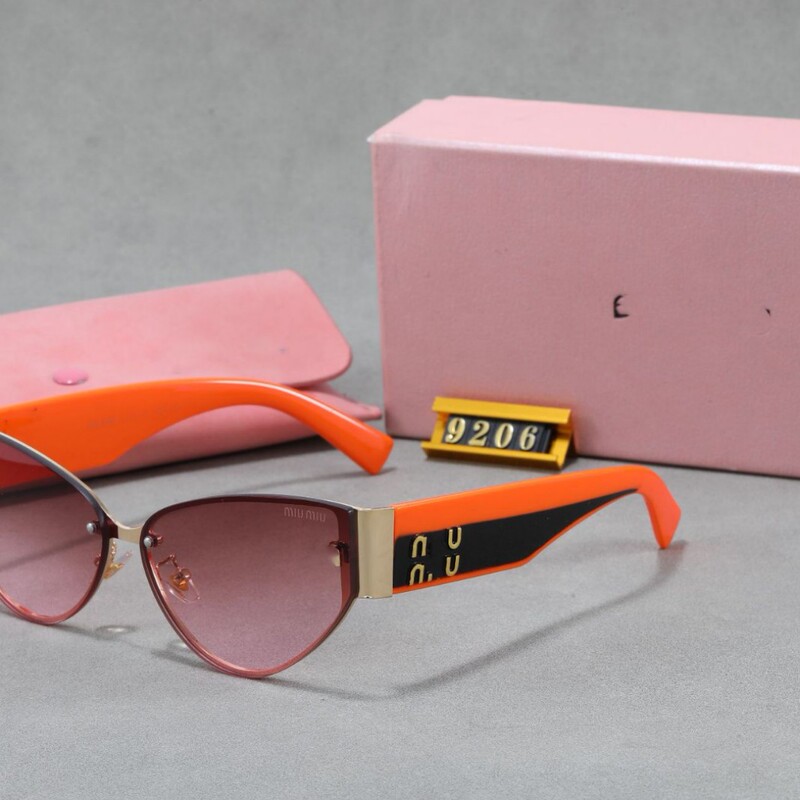 2025 ファッション個性前衛的な miu キャットアイサングラス男性と女性のための抗 UV リムレスカラーマッチングワイドレッグメガネロゴ付き|undefined