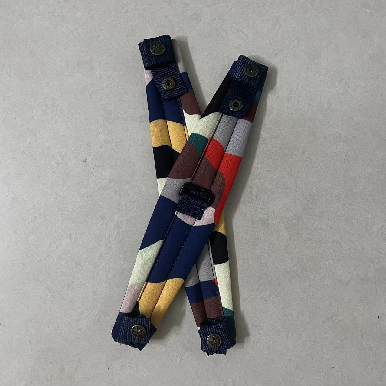 다크 카무플라주 숄더 스트랩