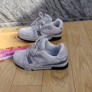 �F؛ŮЬ��ɫţ�в��߅�͹����Ь��HС���\�����e��Ь��Ь