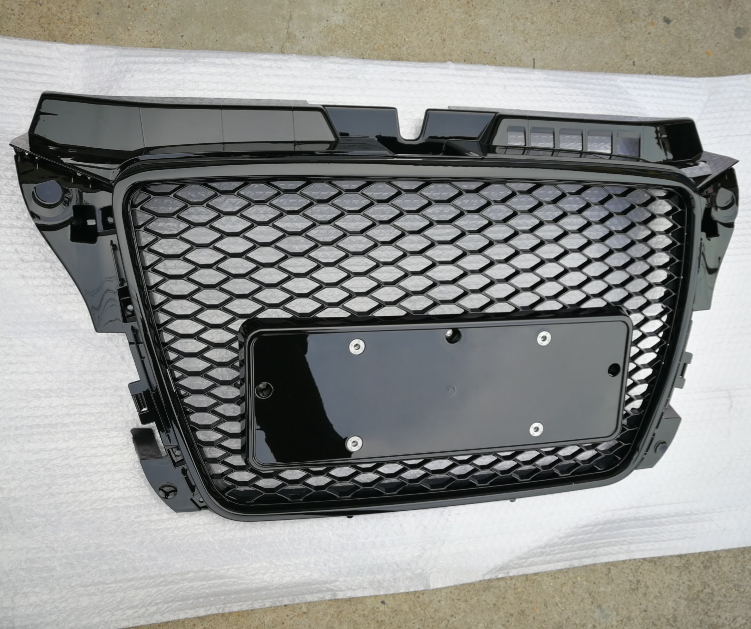 The Old Model from 09-12 Is Suitable for Audi A3 Modification and Upgrade to Rs3 Front Bumper with Large Surround Including Grille and Front Bumper