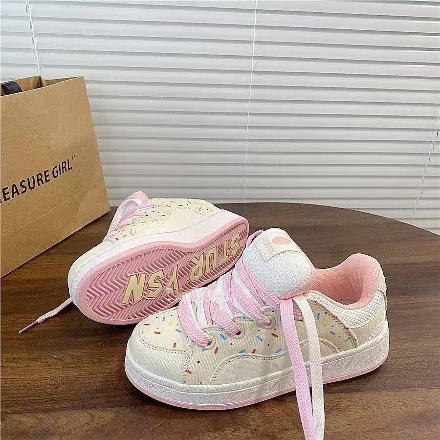 Zapatos de pan de nicho de color original de polvo dulce para mujeres 2025 primavera nuevos zapatos de mujer zapatos de skate casuales