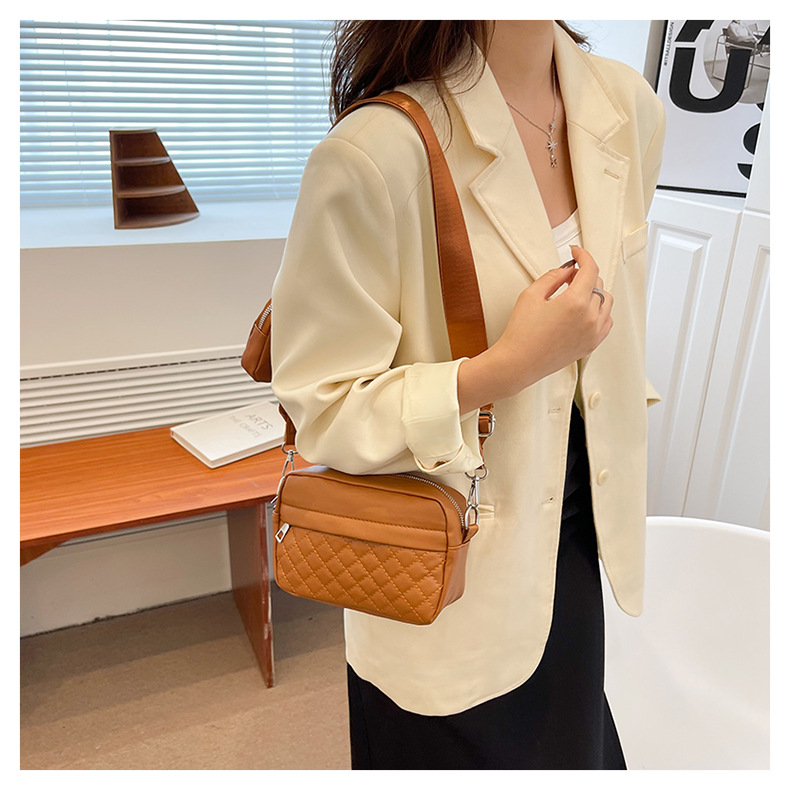 Lingge maquillage 2023 nouveau petit parfum Style épaule Guangzhou mode sac de téléphone pour femmes_voghion.com