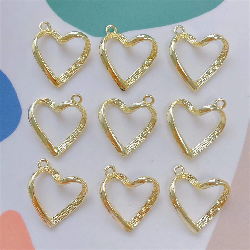 Golden geometric cute pendant