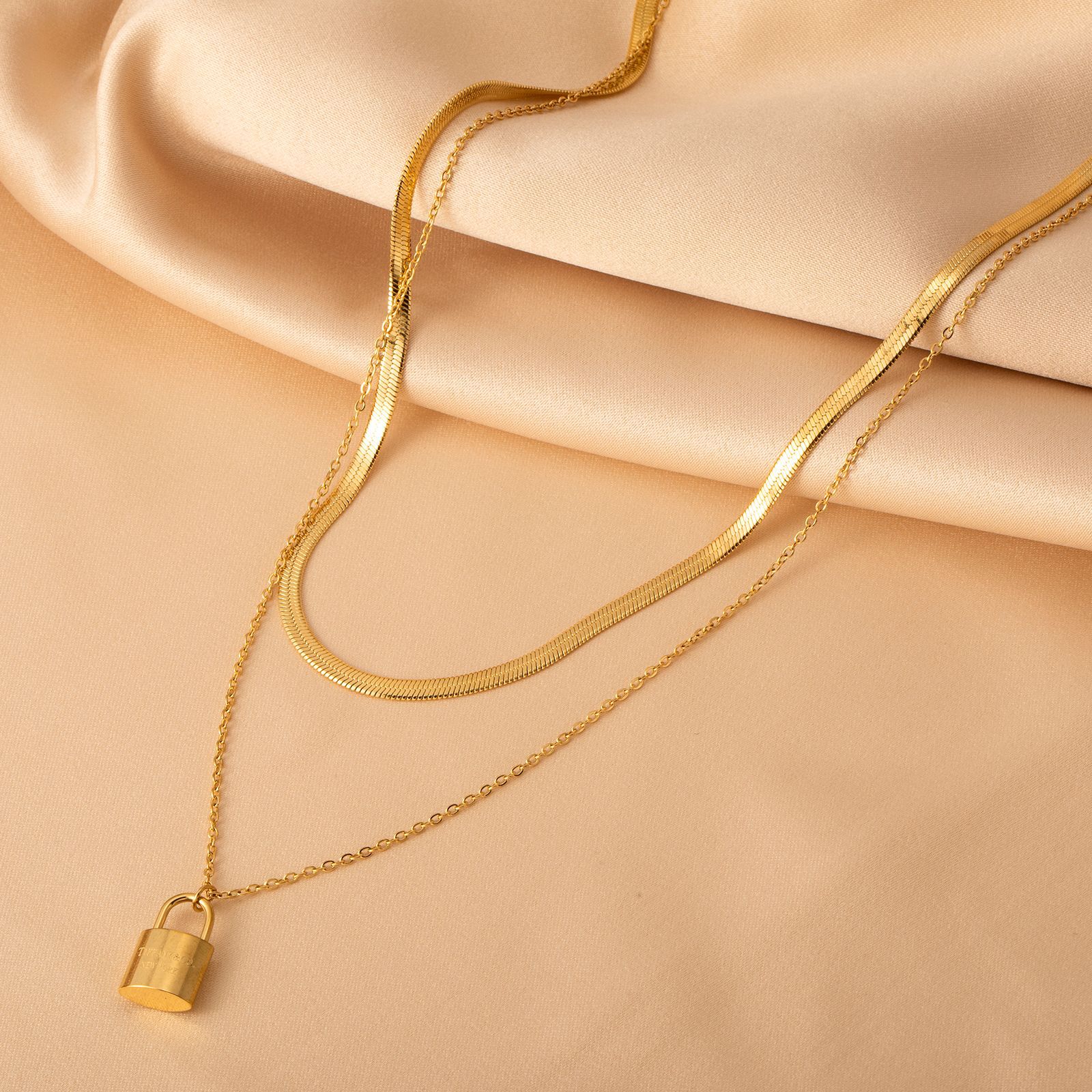 Fashion Lock Stainless Steel Titanium Steel Plating Layered Necklaces 1 Piece