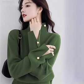 绿色高领内搭针织毛衣女2025新款秋季炸街漂亮上衣