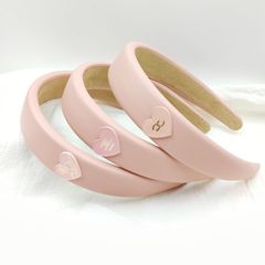 2023新款粉色愛心字母寬邊海綿皮發箍高顱頂外出百搭甜美頭箍髮飾