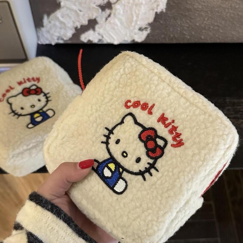 New Plush Cute Cat Embroidered Cosmetic Bag Women's Large Capacity Portable Makeup Bag Storage Bag Coin Purse