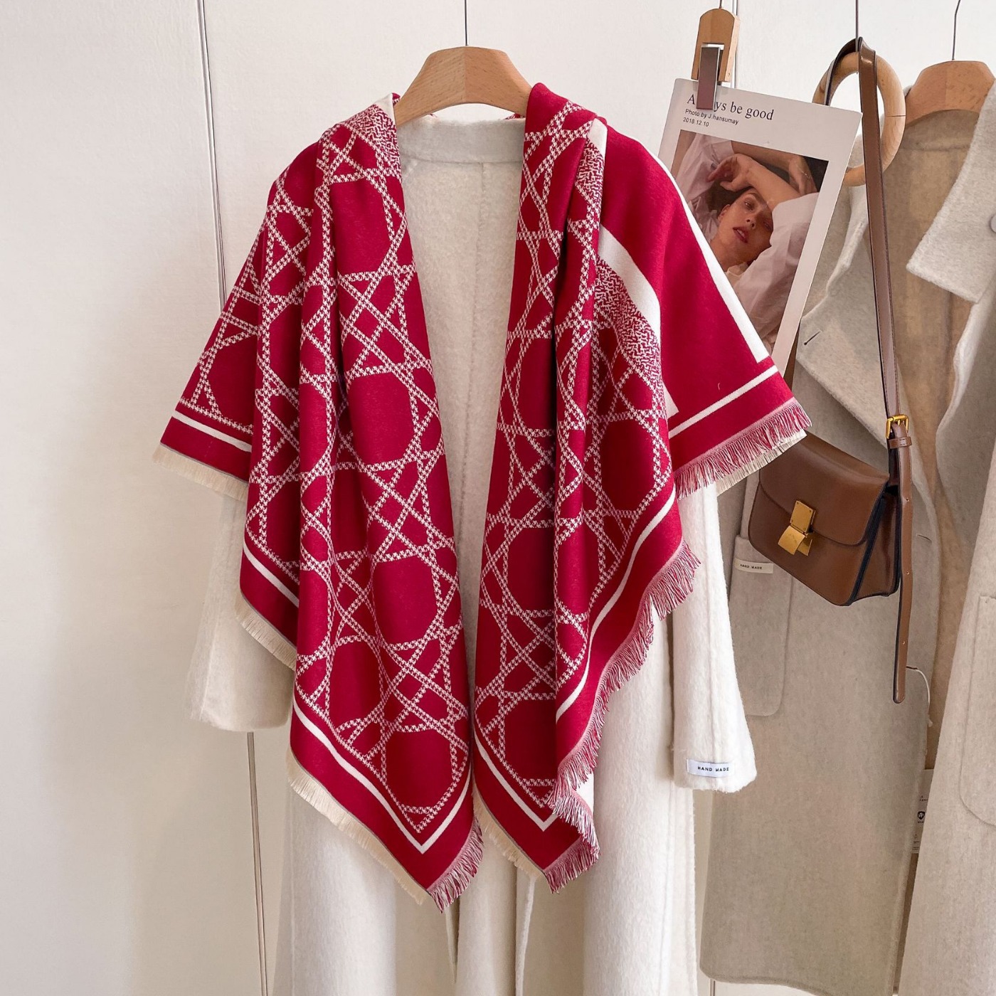 2024 moda europea y americana toallas cuadradas calientes mantas de aire acondicionado turísticas con un gran chal de otoño y invierno engrosado bufandas mujeres