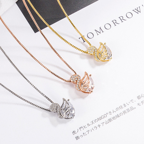 Flash Diamond Swan Necklace Women's Light Luxury Niche Design High-end Versatile Pendant Clavicle Chain  New Summer