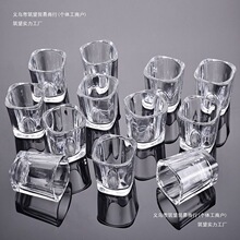 �����ְ׾Ʊ����b�����¿���һ�ڱ��f�˾ƾߺ��u���ֵ�ҾƱ�