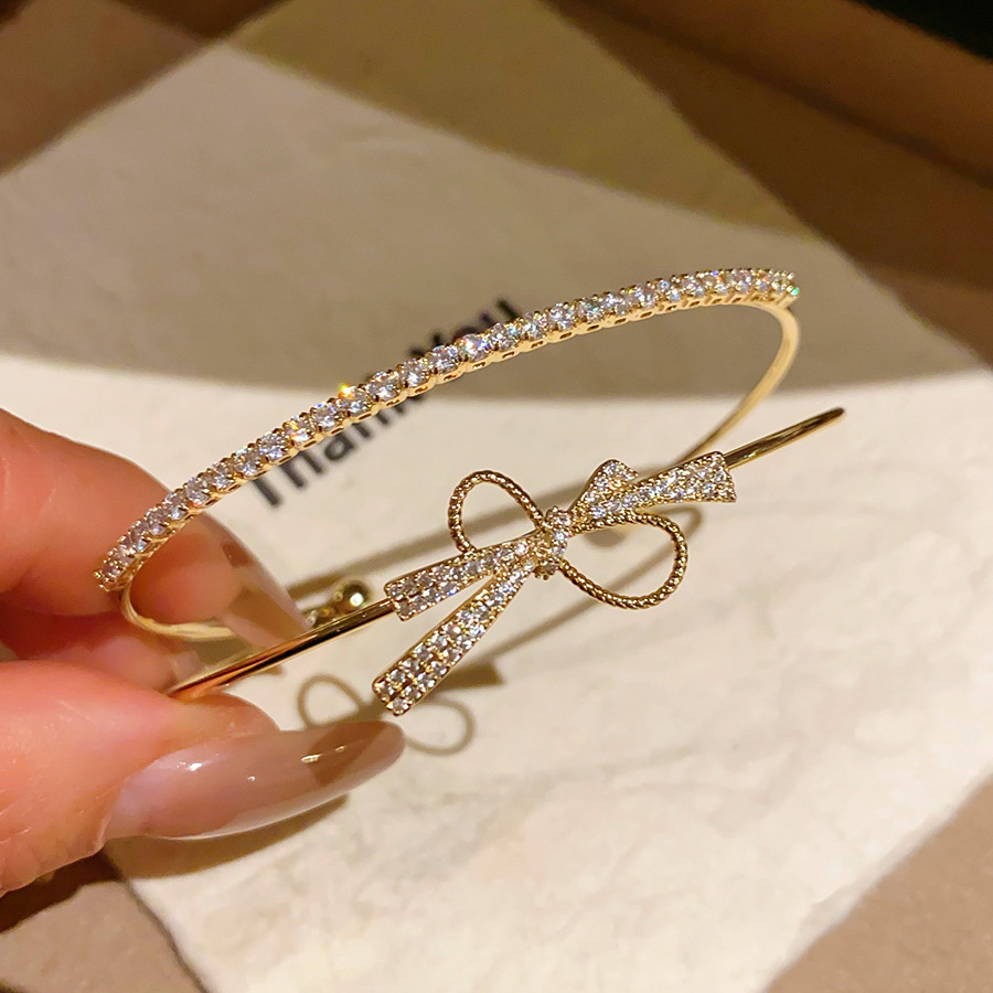 El temperamento francés arco de zircon pulsera de doble capa dulce ins pulsera de viento lujoso ligero de alto nivel sensación de joyas versátiles para mujeres