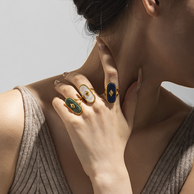 TENA tendencia europea y americana en el anillo abierto de 18 quilates conchas de oro lapis lazuli verde dongling moda joyería de acero de titanio