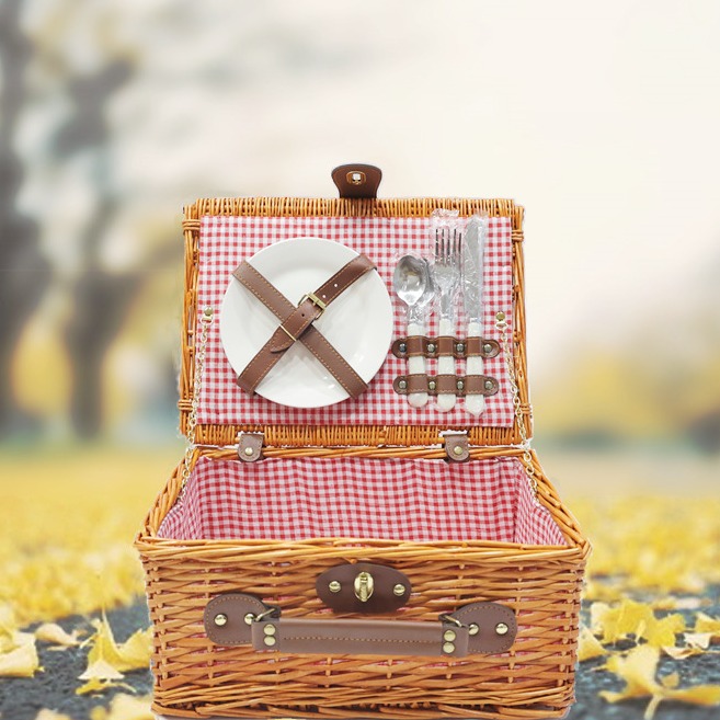 Fábrica de stock de cestas de regalo de sauce para excursiones con cubierta cubierta cubierta de cubierta cestas de mangá estilo japonés ins cestas de picnic de caña al aire libre