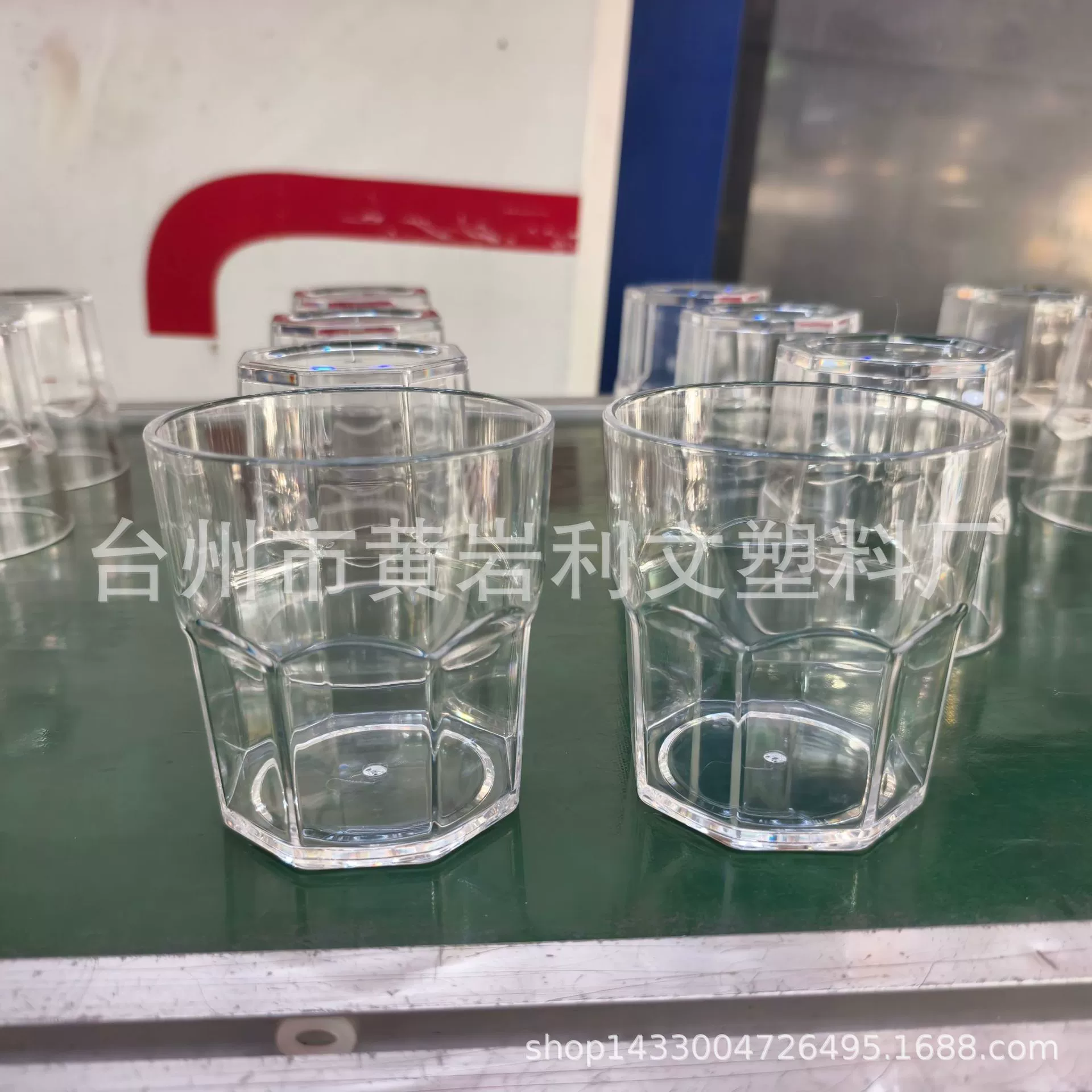 Manufacturer's new plastic PS octagonal cup, Coke drink cup, transparent bar KTV low-price plastic cup