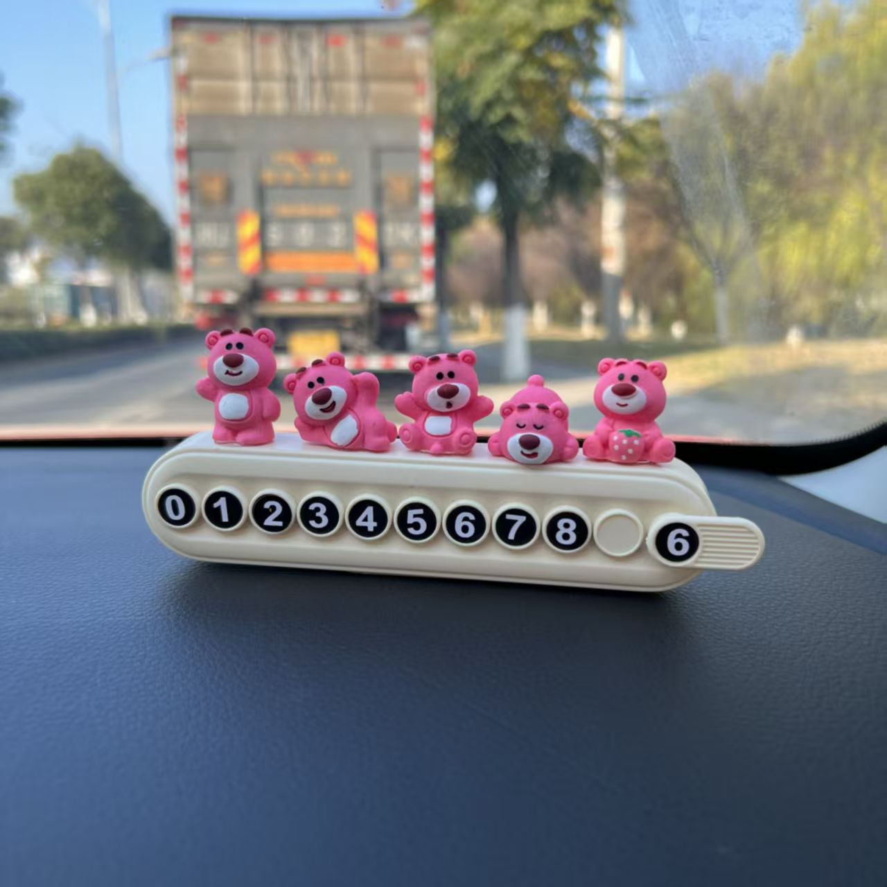 Car cute strawberry bear resin accessories ornaments diy jewelry number plate temporary parking plate creative moving license plate