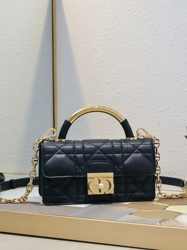 D家の女性のハンドバッグの黒色の小さい牛革の針法の古い金色のハンドルの新型のCDのバックルの藤の格の本革の女性のカバン|undefined