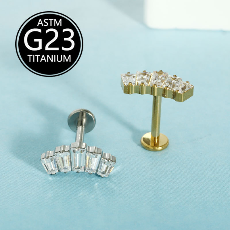 16G labret stud size and finish detail