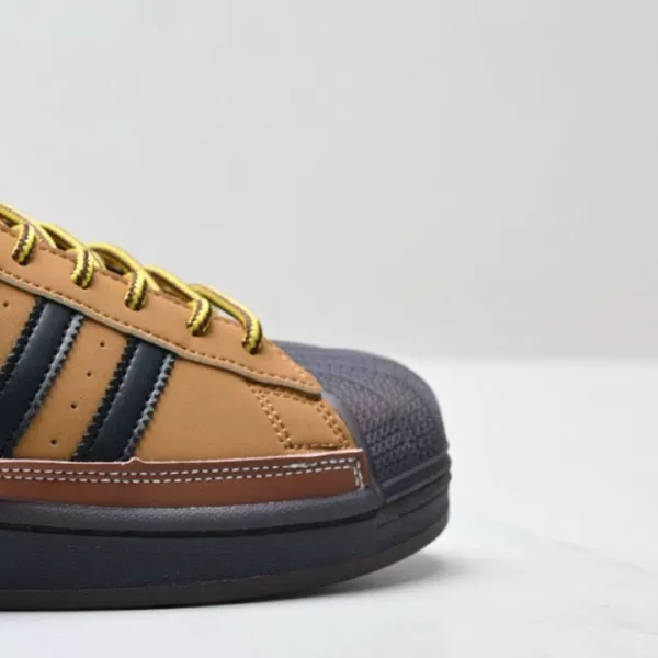 Wholesale Superstar Shell-Toe Versatile Sneakers Originals Casual Skate Shoes for Men and Women Couples Sports Shoes