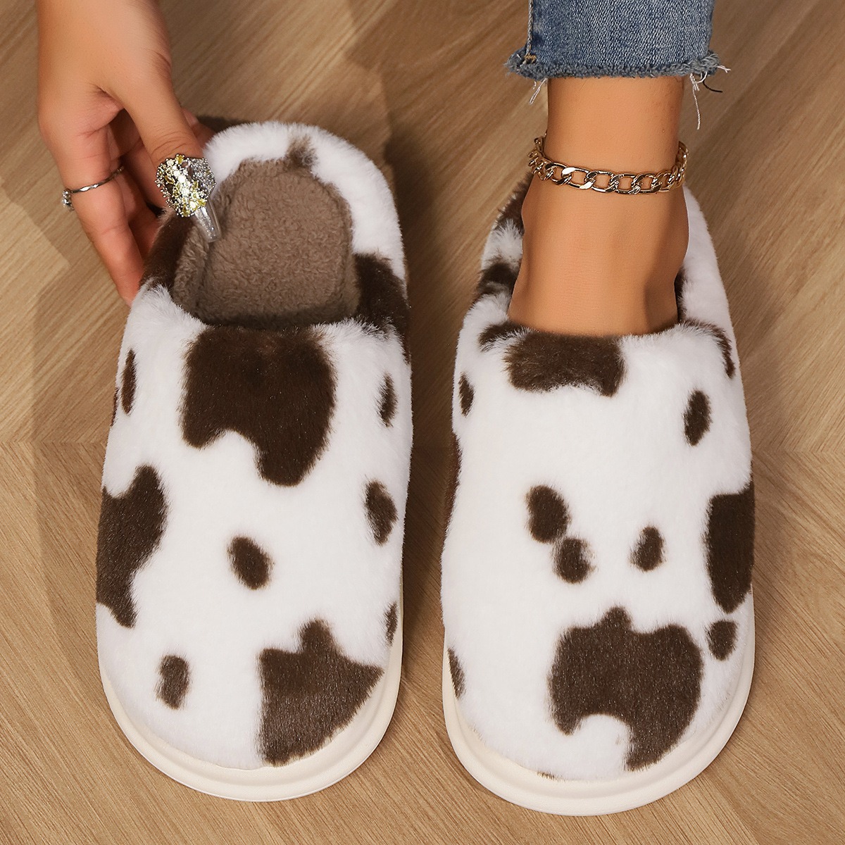 New spotted plush slippers at home comfortable warm bun head non-slip plus fleece thick couple cotton slippers_voghion.com