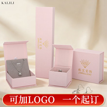 �錚����b��ˮ�۾����yǰ���F�����ӽ�ָ�������C���ռ{��