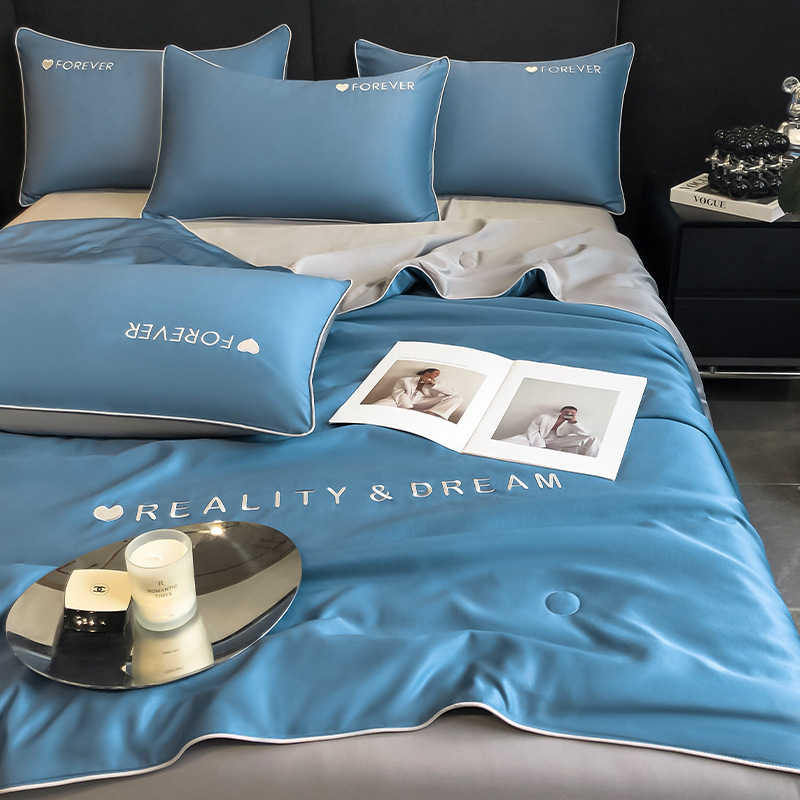 Edredón fresco de verano lavado de cuatro piezas Edredón de verano Edredón de aire acondicionado Edredón fino de seda de hielo de verano El núcleo de la colcha se puede lavar a máquina verano