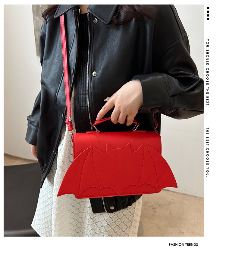 A new 2024 European and American Halloween single-shoulder bag for women, with a unique and funny bat style and a trendy crossbody bag details Picture
