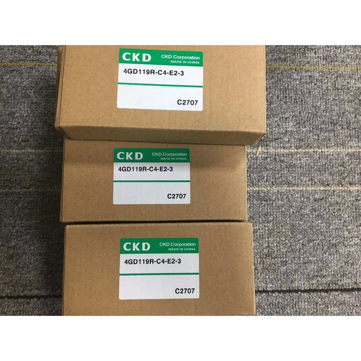 Японский электромагнитный клапан CKD 4GD119R-C4-E2-3 4GD119R-C4-E2C-3 [Kawasaki] новый