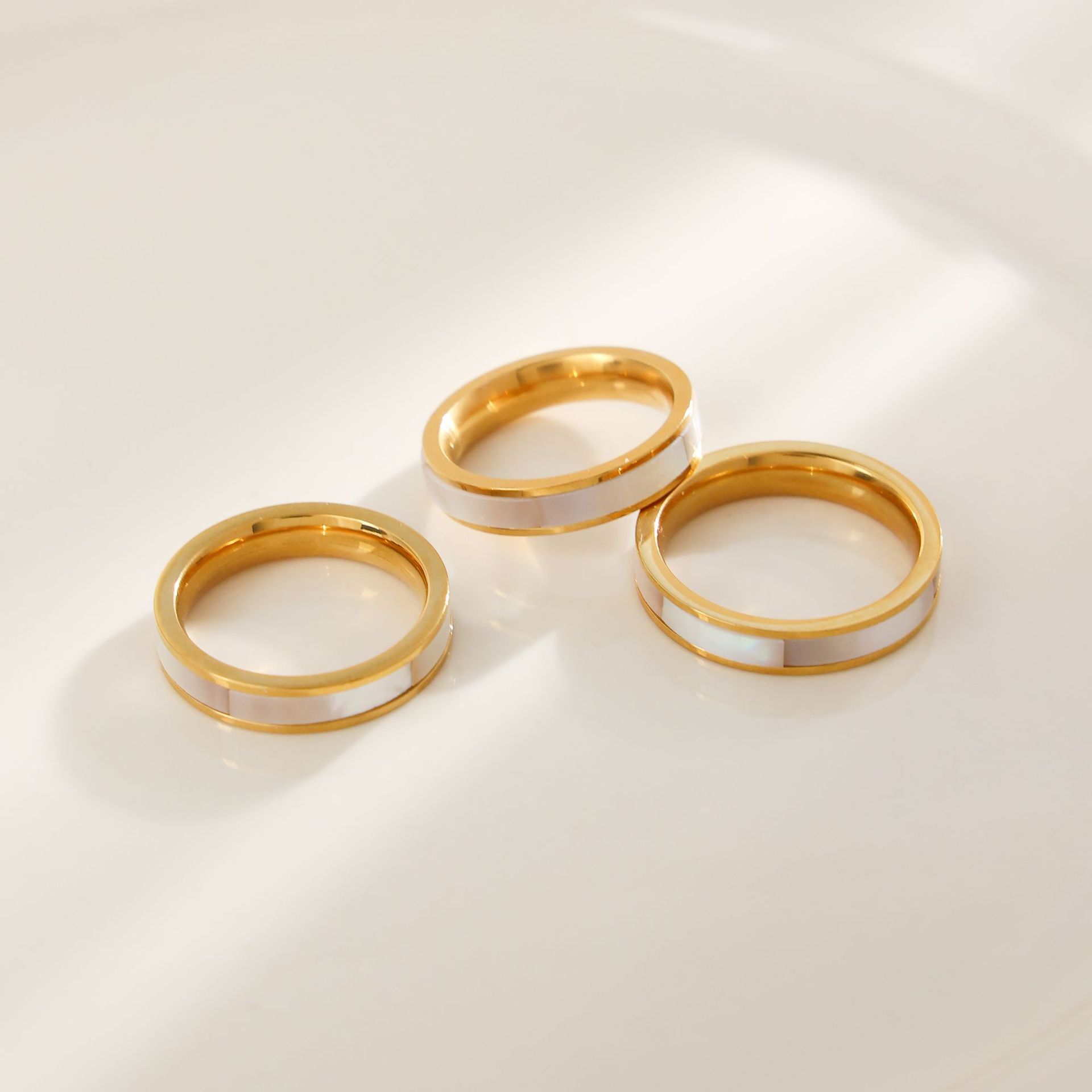 TENA conchas de acero inoxidable anillo de nicho femenino 25 nuevos joyas de mano rojas de red joyas de pulso de acero titanio
