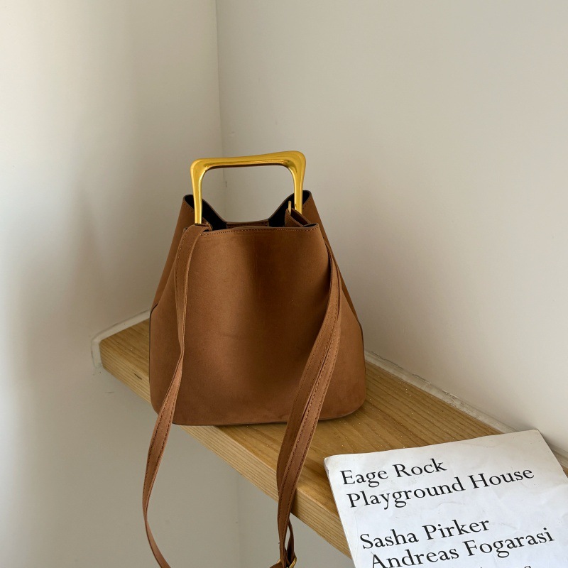 Rosarote Wildleder-Beuteltasche, lässig-schlicht, leicht luxuriös, mit Metallgriff, Damenhandtasche_voghion.com