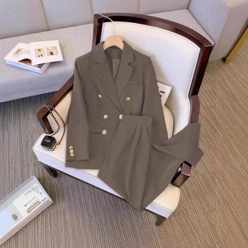 New 2026 Autumn Suit, Fashionable and Elegant, Loose-Fitting, High-End Suit That Makes You Look Younger