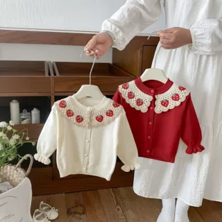 婴幼儿2026秋冬新款草莓娃娃领针织开衫女宝宝甜美可爱外套上衣