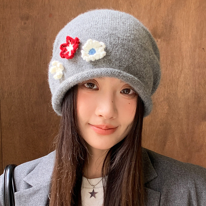 韓国風の甘い花のパイル帽子、防風性と暖かいウールの帽子、春と秋の新しい多用途の帽子、女性の顔が見える小さな防寒帽子|undefined