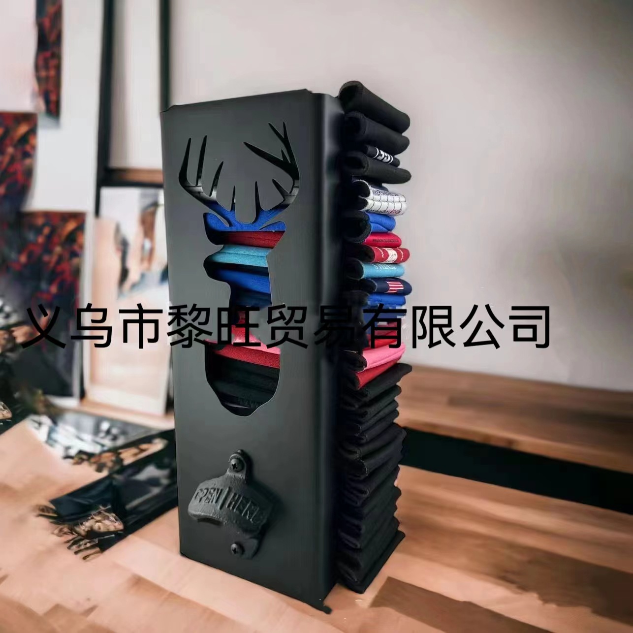 Puede refrigerador titular con abrebotellas