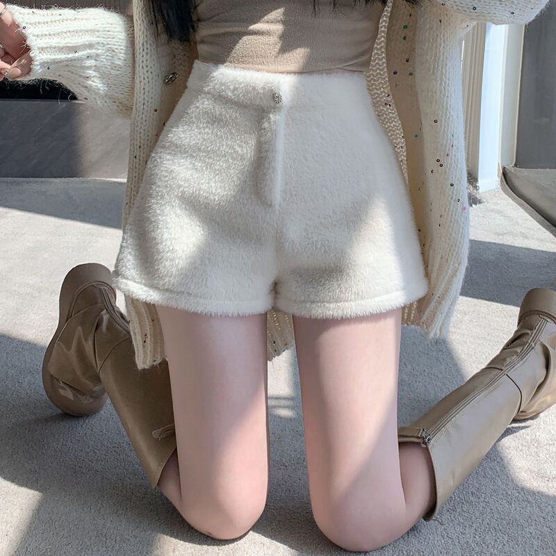Super Nice Furry Shorts for Women in Spring, Autumn and Winter New Outer Wear Bottoming Pure Color Pants for Women Slimming Look A-Line Boot Pants