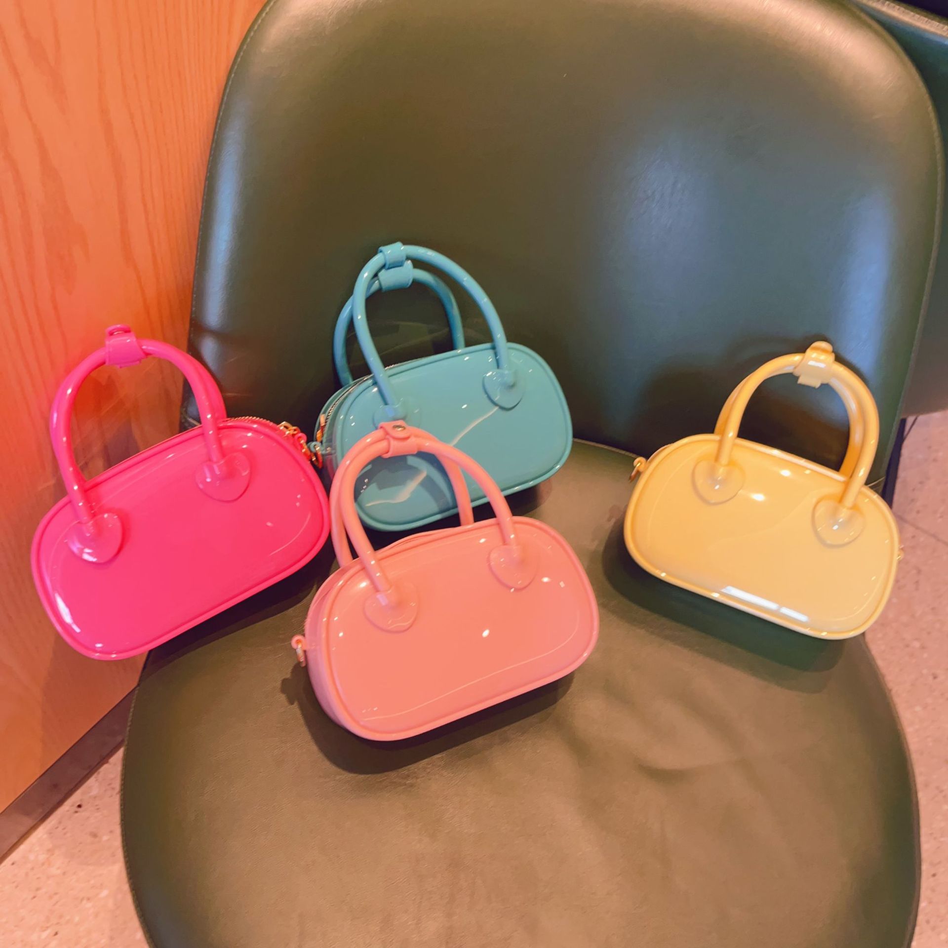 2025 New PVC jelly bag, summer candy color, single-shoulder crossbody mini bag, fashionable hand-held pillow women's bag undefined