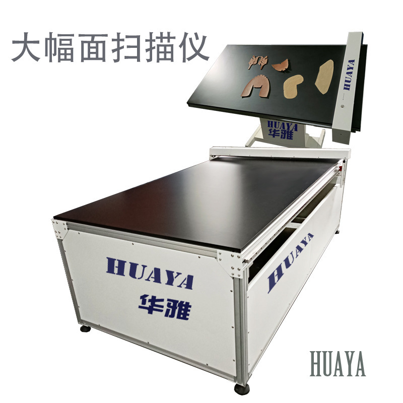 おもちゃのワンボタンのコピー機の前の金のソファーは図板の手袋の皮の鋳型のデジタル化器の手板を読んで入力します。|undefined