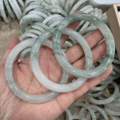 天然新疆天山翠円条ブレスレット氷翠金糸玉漂緑円条天山翠翡翠色漂花ブレスレット