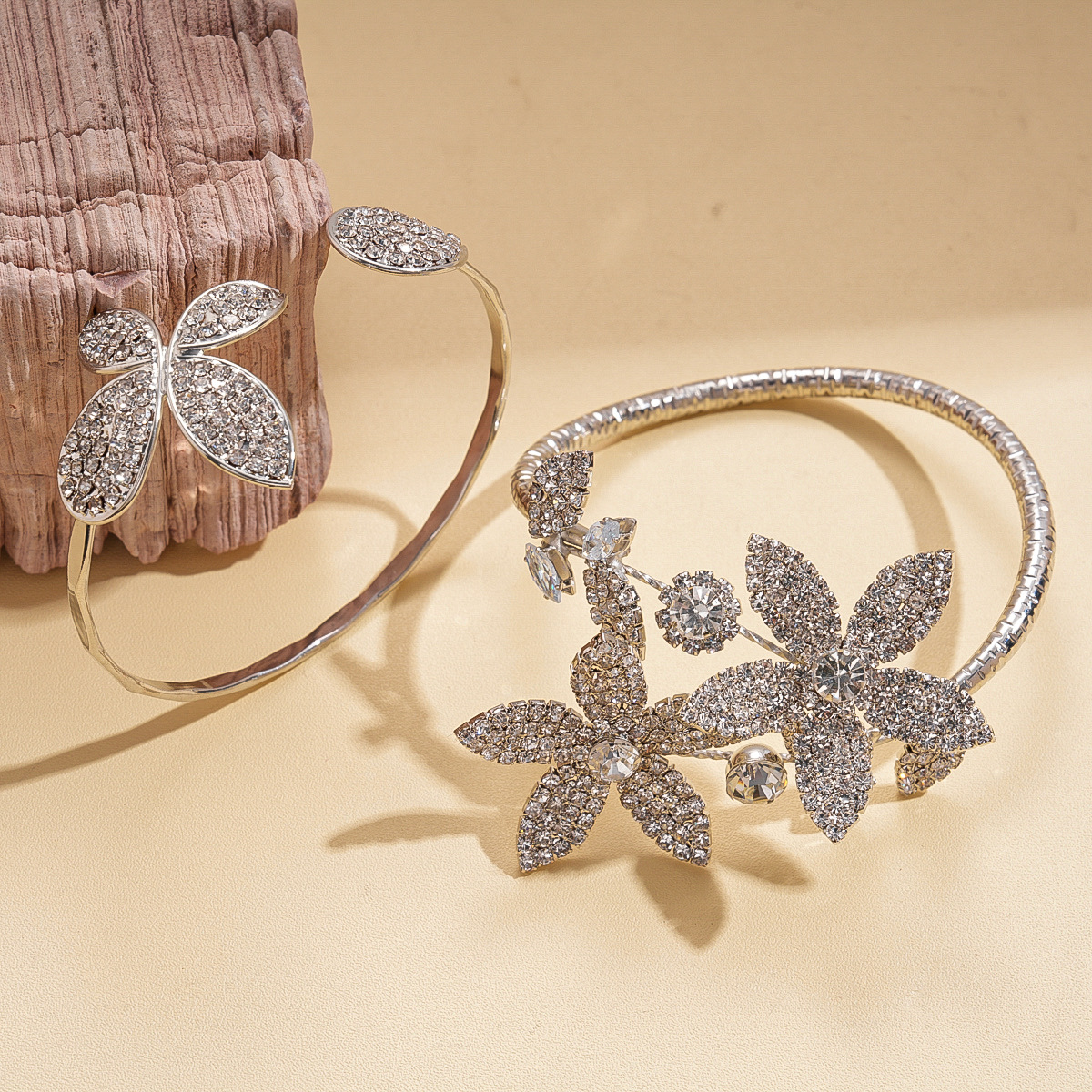 Europa y los Estados Unidos diamantes transfronterizos flores irregulares brazalete de apertura personalidad fría pulsera de viento ligera lujosa alta sensación de joyería para mujeres